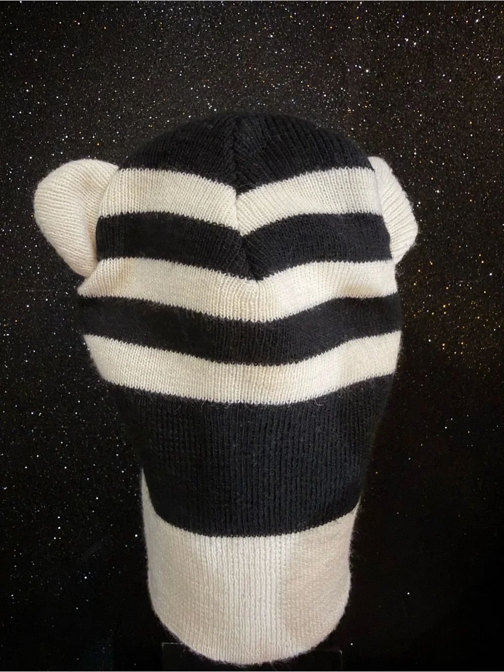 Black/white beanie